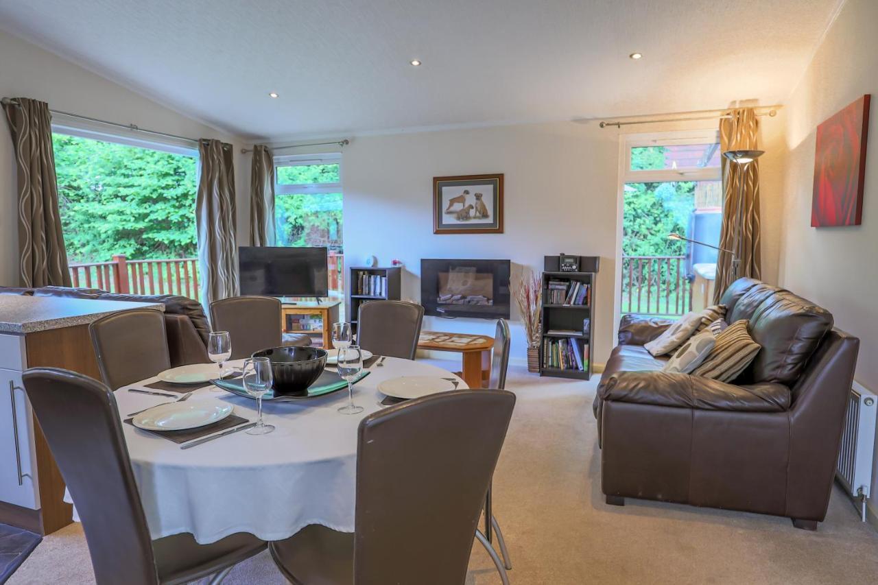Conkers Lodge For 6 With Hot Tub & Secluded Decking - Spa Resort In Devon Chudleigh Dış mekan fotoğraf