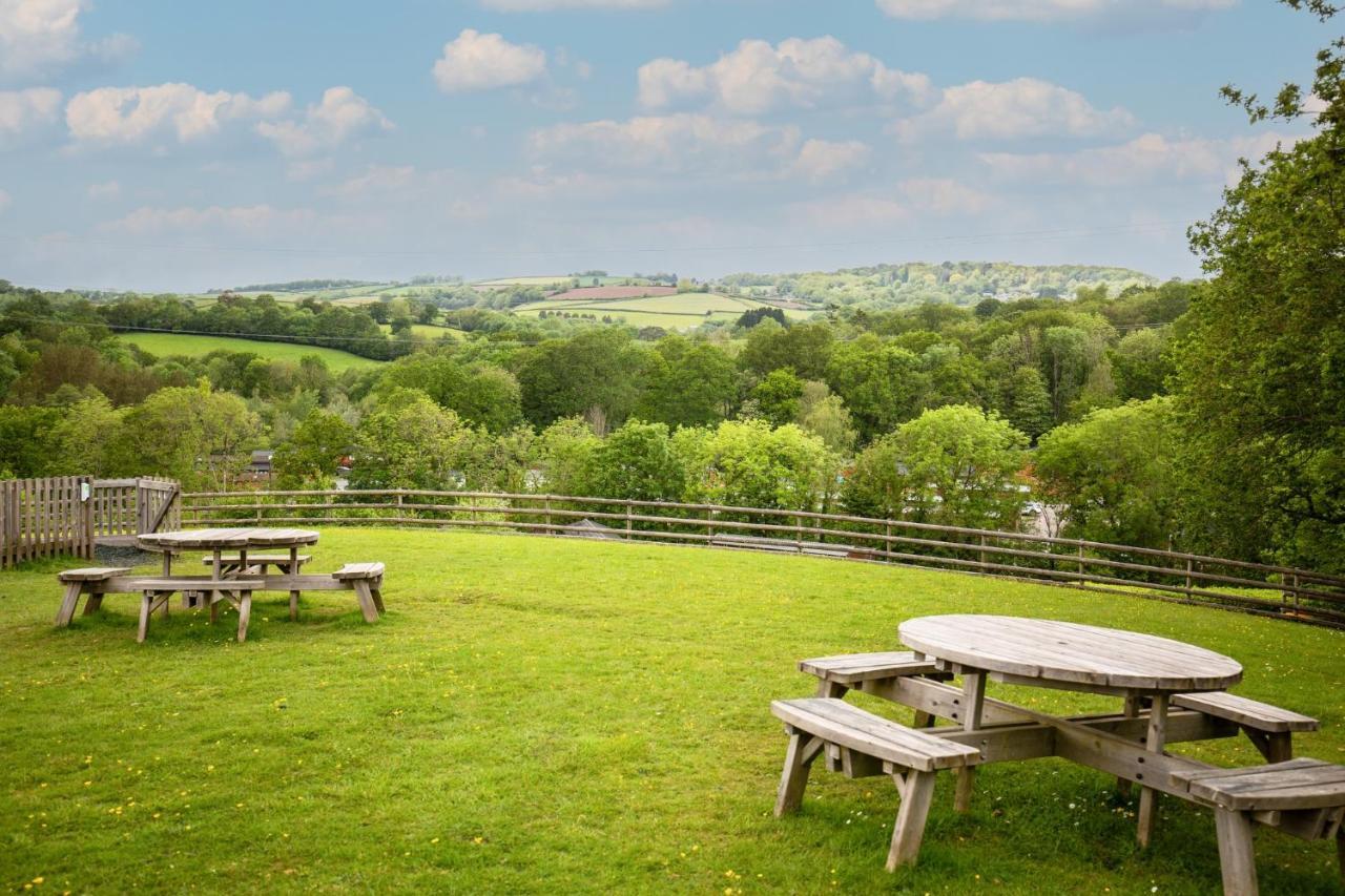 Conkers Lodge For 6 With Hot Tub & Secluded Decking - Spa Resort In Devon Chudleigh Dış mekan fotoğraf